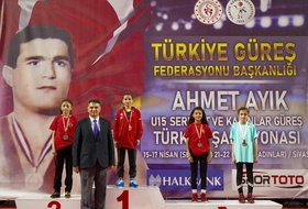 Ahmet Ayık U15 Kadınlar Güreş Türkiye Şampiyonası’nın İlk Günü Sona Erdi