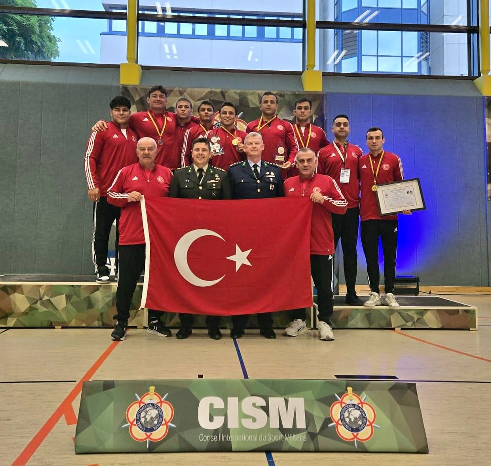TSK Güreş Milli Takımı Warendorf’tan Madalyalarla Döndü.