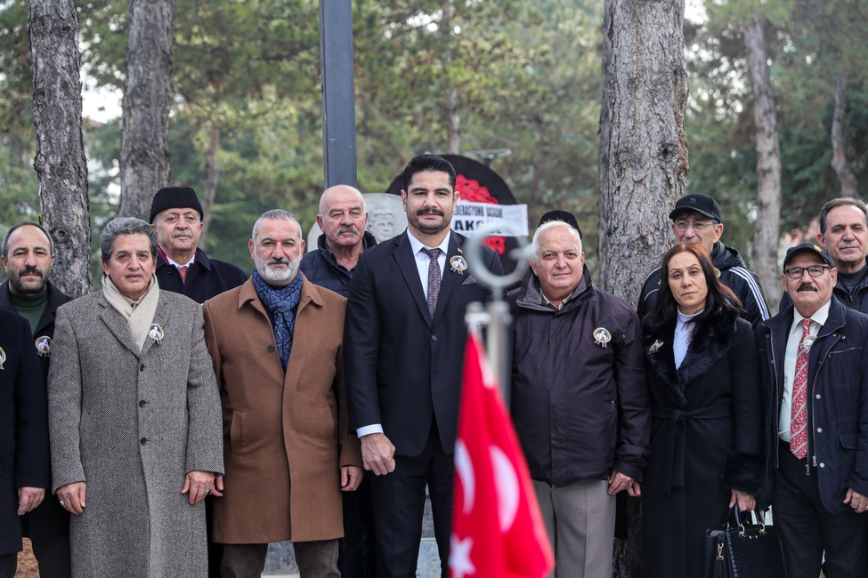 Yaşar Doğu Kabri Başında Dualarla Anıldı