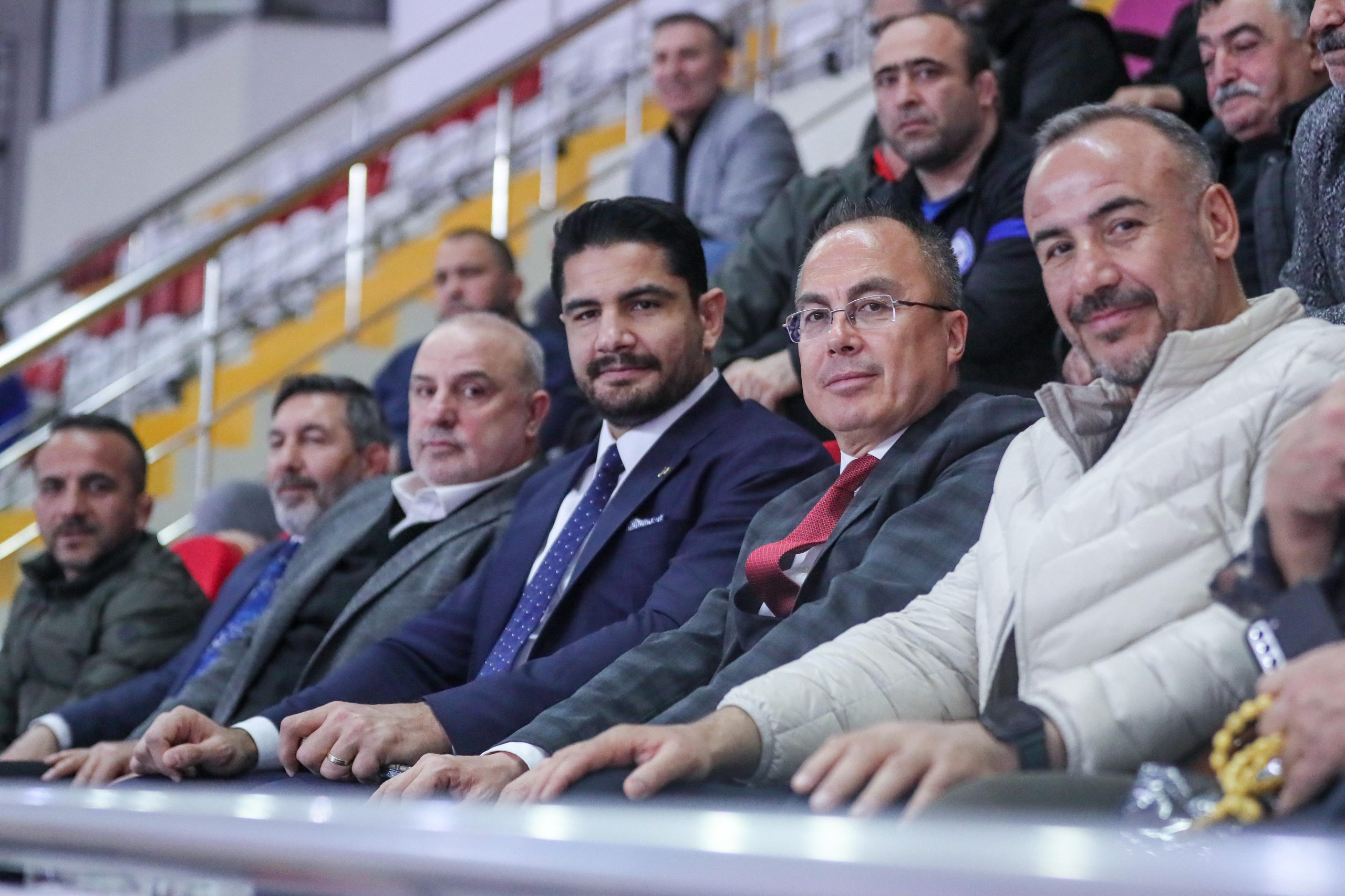 Deprem Şehidimiz Ahmet Turan Durman adına düzenlenen U23 Serbest Türkiye Güreş Şampiyonası’nın ilk günü sona erdi