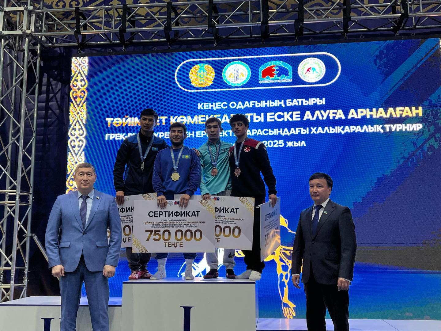 Grekoromen Güreş Milli Takımımız Kazakistan’dan 5 Madalya ile döndü.