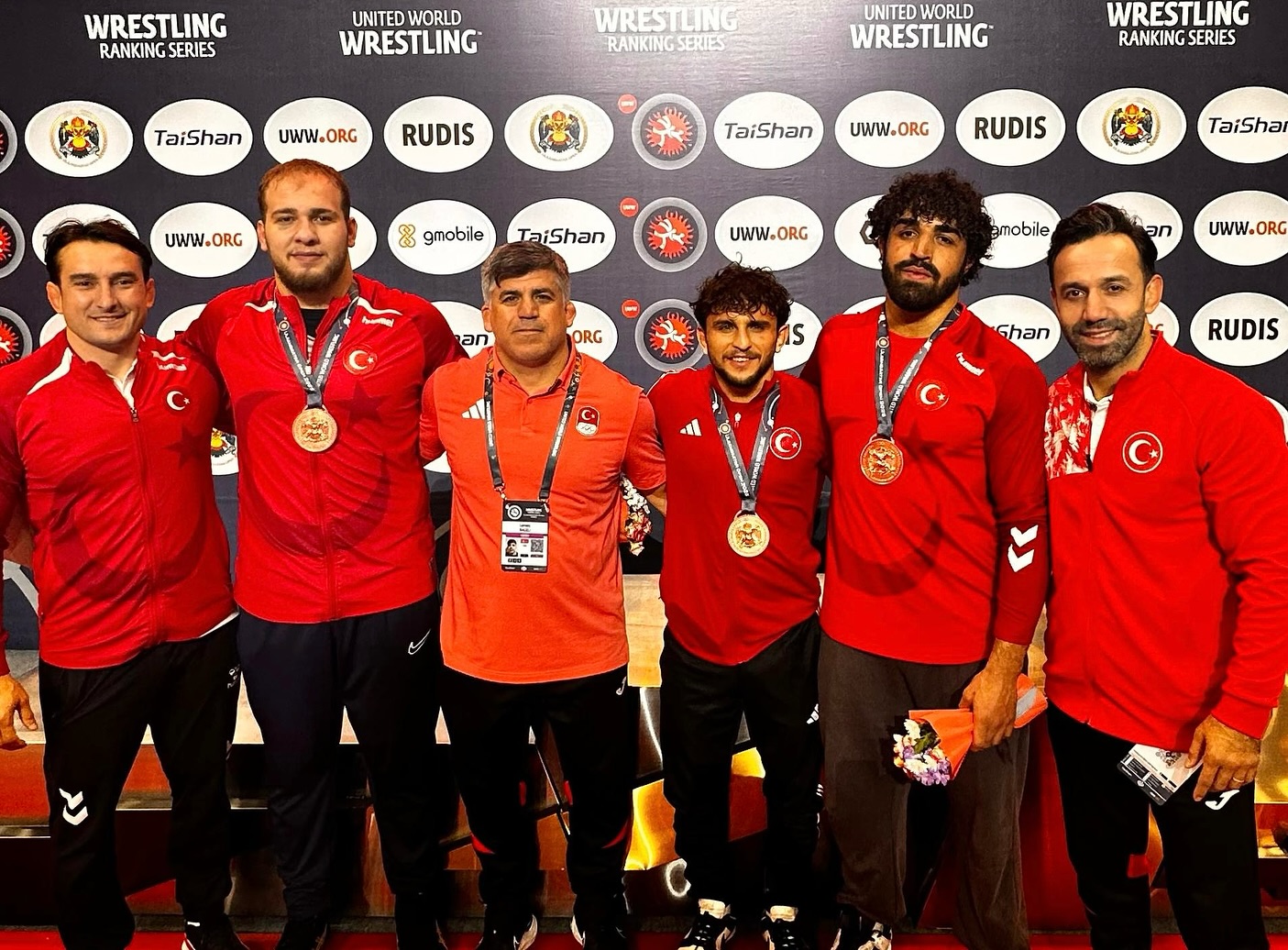 Moğolistan Ulaanbaatar Open Ranking Serisi’nin son gününde serbest stilde güreşçilerimiz 3 bronz madalya kazandı.