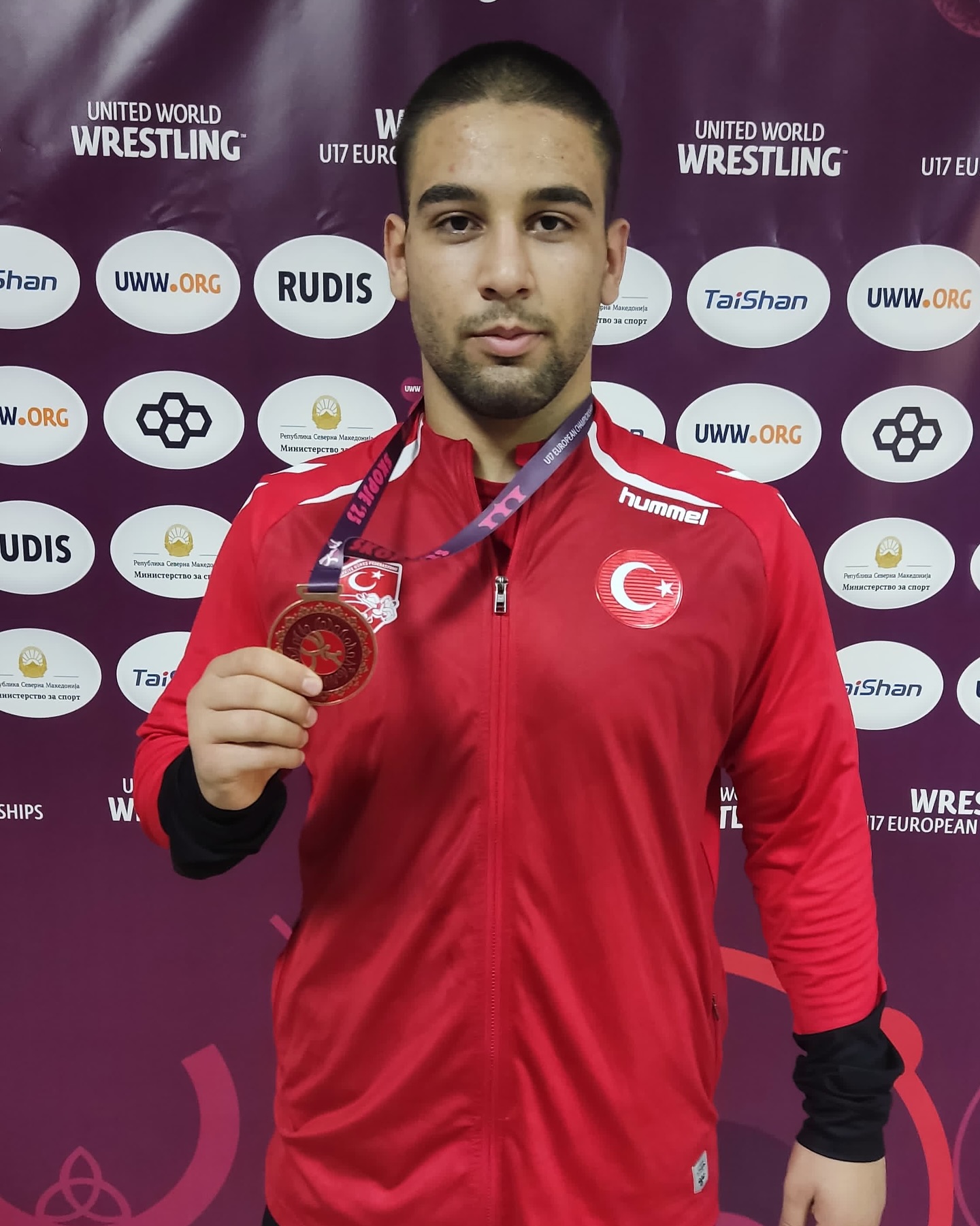Ahmet Enes Uzun’dan Bronz Madalya