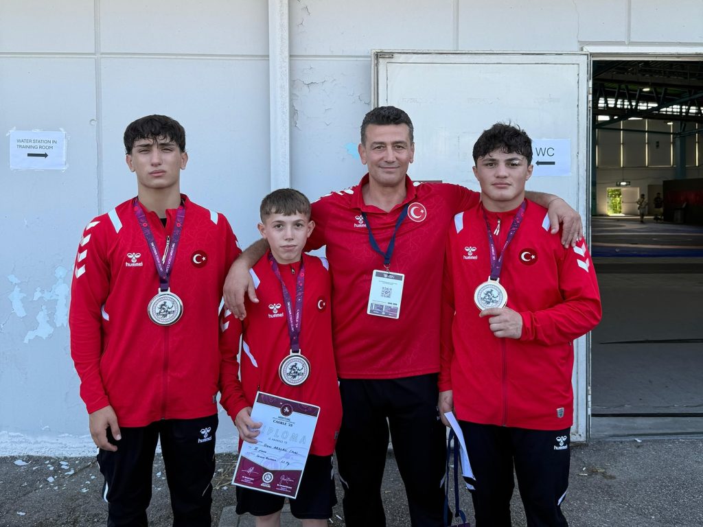 Grekoromen Stilde U15 Avrupa Şampiyonası’nda 3 Madalya.